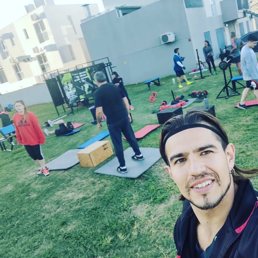 Battle ropes y trabajo en equipo en el parque